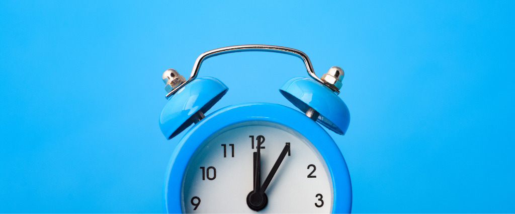 Imagem de relógio simbolizando a passagem do tempo na prescrição intercorrente tributária